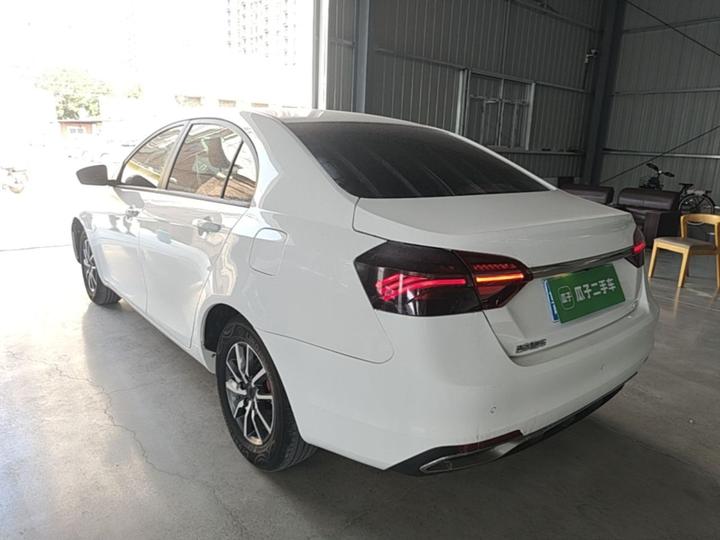 Emgrand 2019 1.5L CVT Luxury China VI photo 4