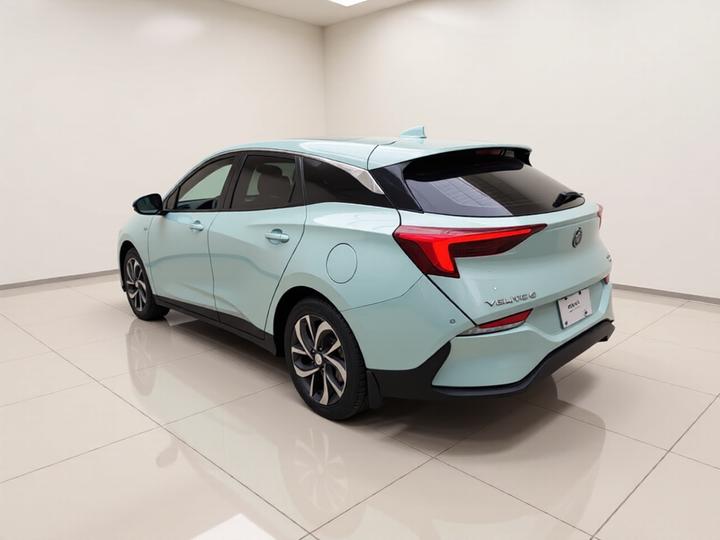 6 2022 PHEV Smart photo 4