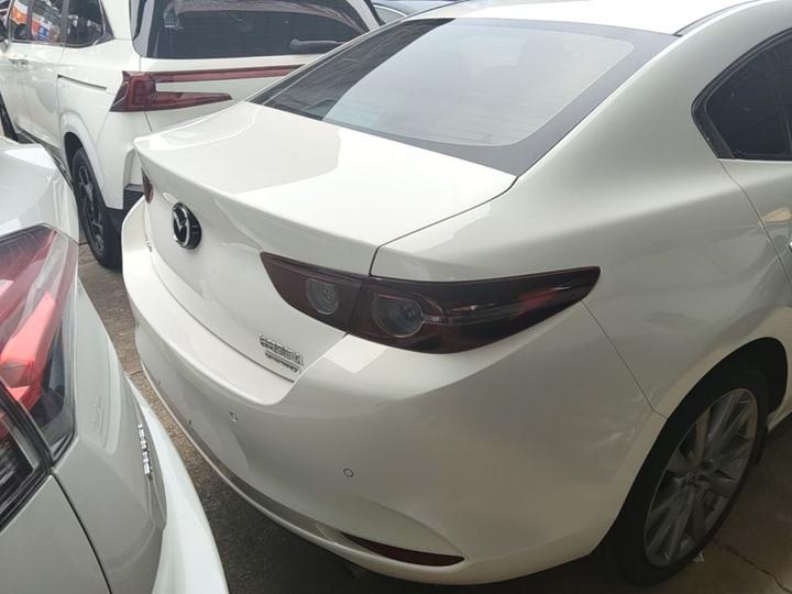 3 Axela 2022 2.0L AT photo 3