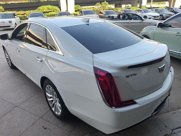 XTS 2018 28T Tech photo 4