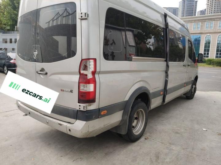 View 2023 2.8T MT Long Wheelbase 7/9-Seater photo 6