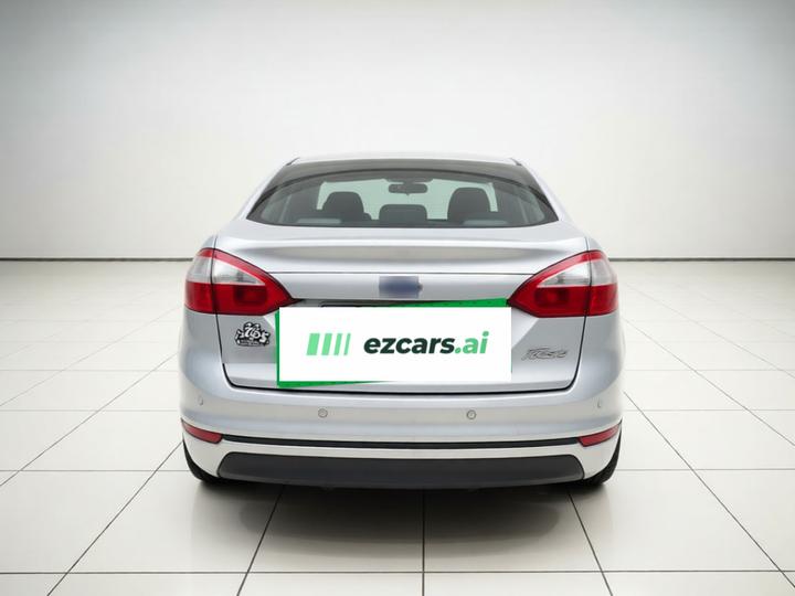2013 Sedan 1.5L MT photo 5