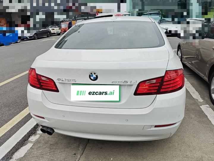 5 Series 2017 525Li Leading photo 5
