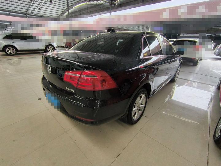 Bora 2015 1.6L AT Comfort photo 4