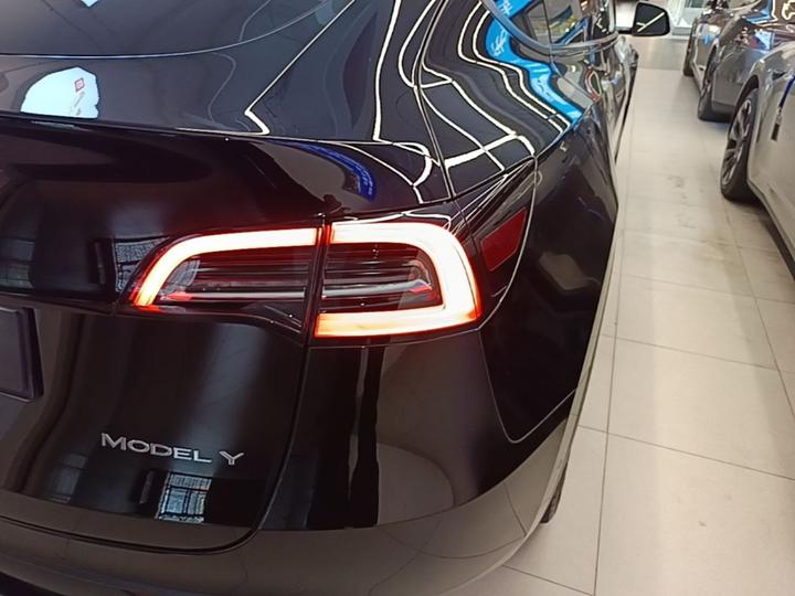 Model Y 2021 Standard Range RWD photo 7
