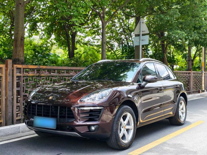 2016 Macan 2.0T
