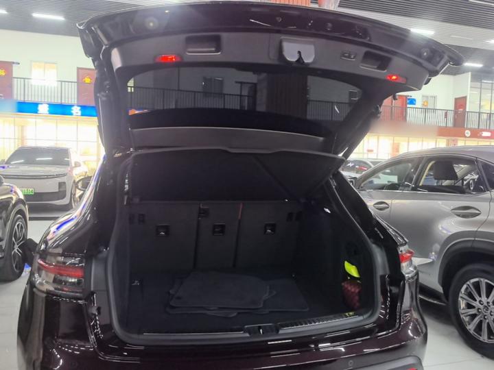 2025 Macan 2.0T photo 7