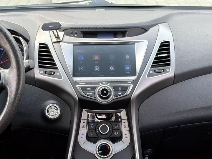 Elantra 2016 1.6L AT Premium photo 5