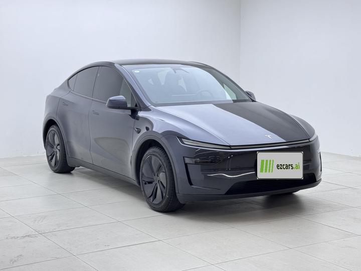 Model Y 2025 RWD photo 3