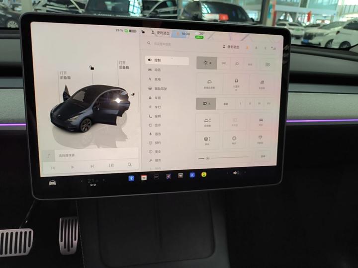 Model Y 2024 RWD photo 8