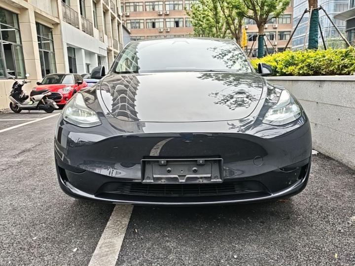 Model Y 2024 RWD photo 2
