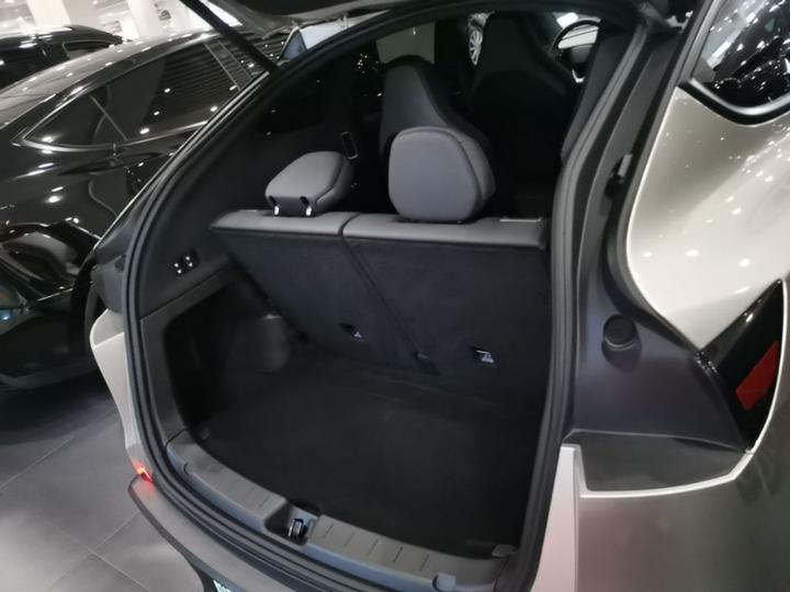 Model Y L 2025 Long Range AWD photo 8