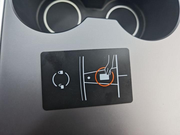 Model Y 2024 RWD photo 8