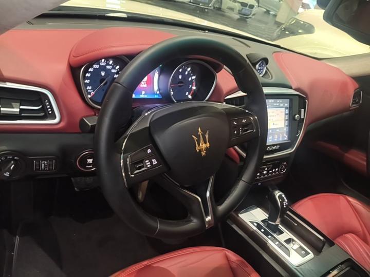 Ghibli 2014 3.0T Standard photo 6