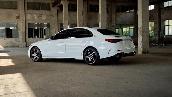 C-Class 2025 C 260 L Sport photo 4