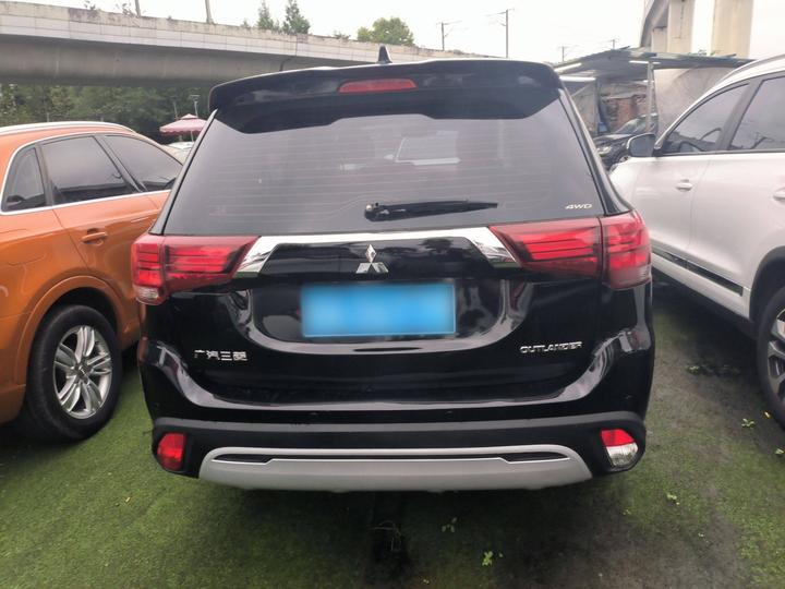 Outlander 2020 2.4L AWD Enjoy 7-Seater photo 4