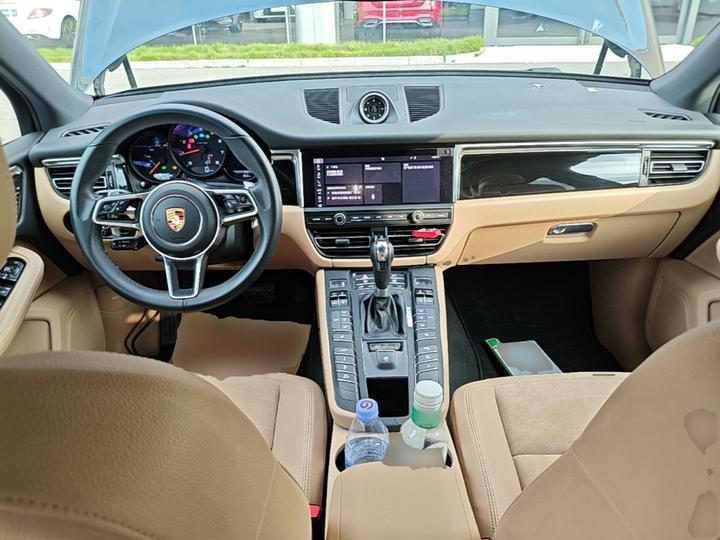 2018 Macan 2.0T photo 5