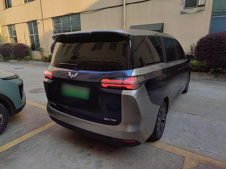 730 EV 2025 125km Luxury photo 4