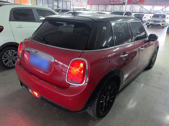 2016 1.5T COOPER 5-Door photo 4