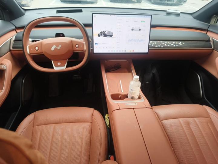 L60 2025 60kWh RWD photo 5
