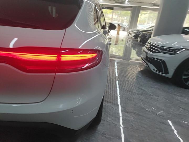 2024 Macan 2.0T photo 7