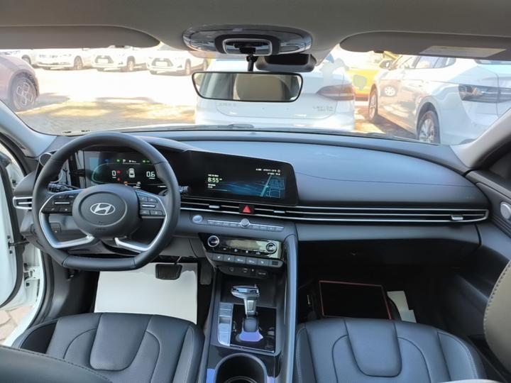 Elantra 2023 1.5L CVT LUX Premium photo 5