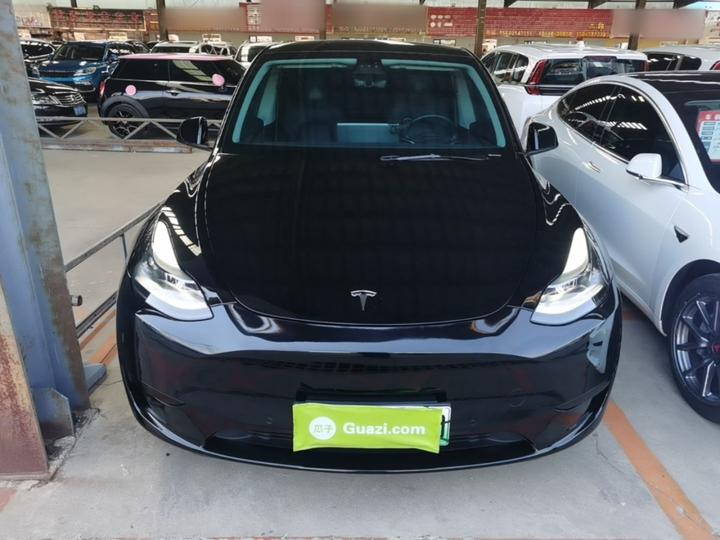 Model Y 2022 RWD photo 2