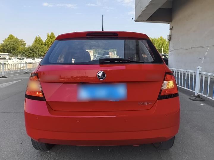Fabia 2015 1.4L MT photo 3