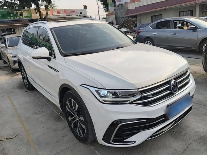 Tiguan L 2022 330TSI AT RWD R-Line photo 3