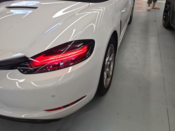 718 2020 Boxster 2.0T photo 7