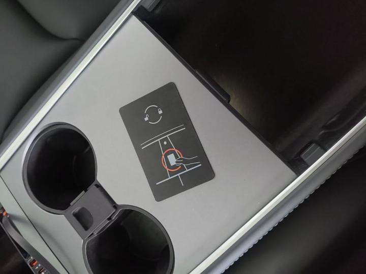 Model Y 2022 RWD photo 8