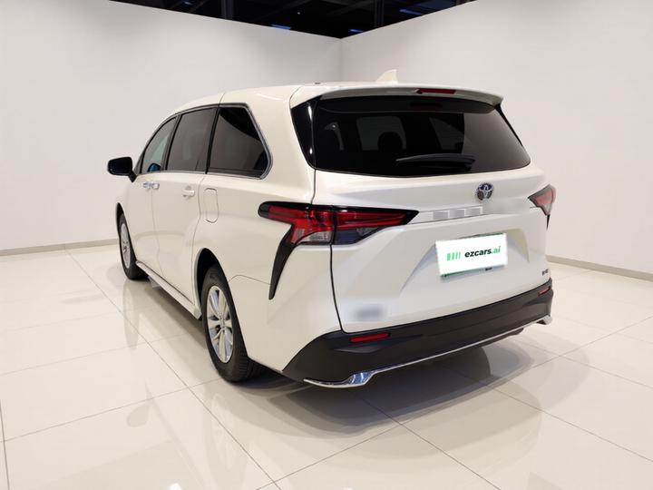 Granvia 2026 2.5L Hybrid Comfort photo 4