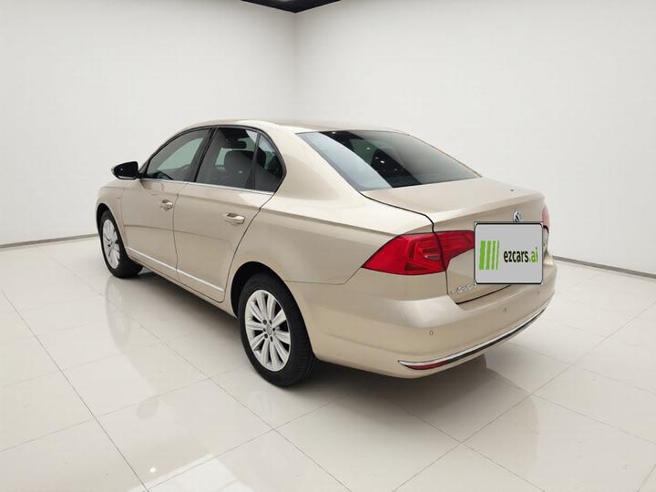 Bora 2016 1.6L AT Comfort photo 4