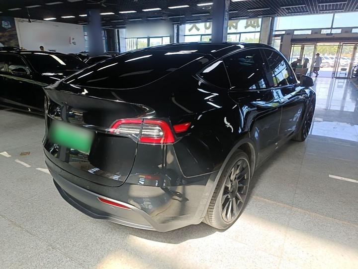Model Y 2022 Facelift RWD photo 4