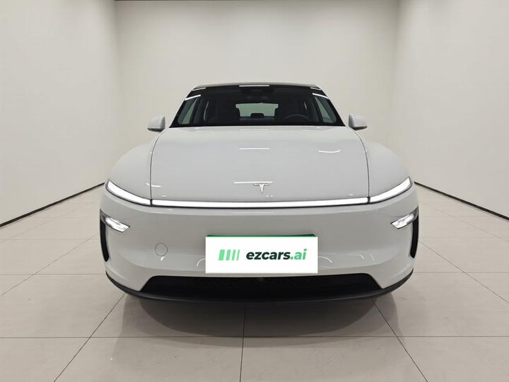 Model Y 2025 Long Range AWD Launch Edition photo 2