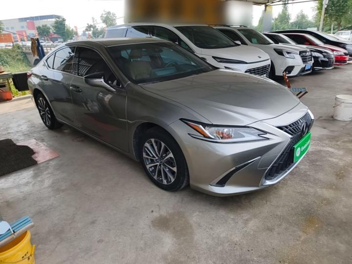 ES 2022 200 Luxury photo 3
