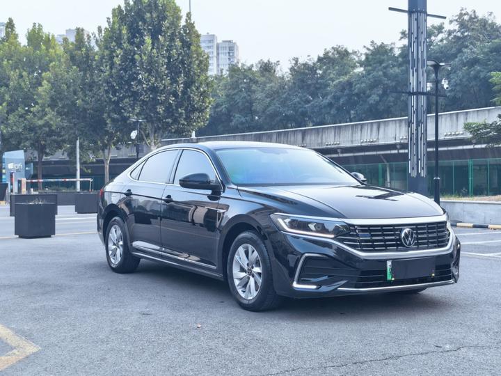 Passat EV 2022 430PHEV Hybrid Business photo 3