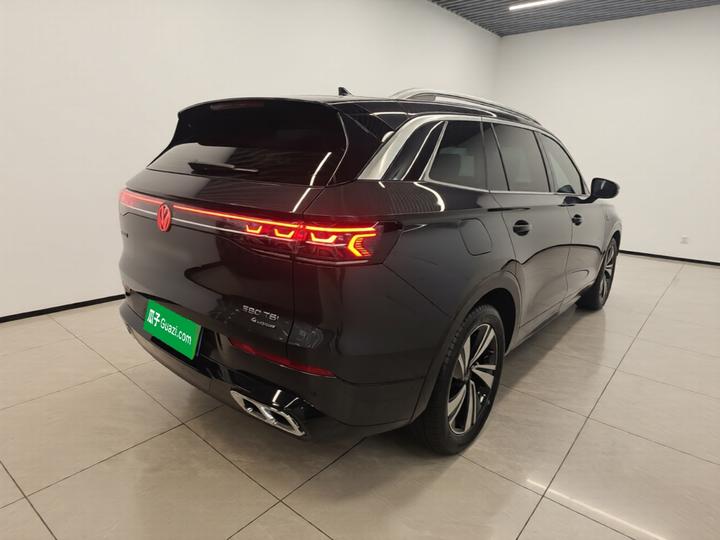 2024 Facelift 380TSI AWD R-Line photo 6