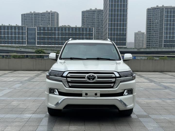Land Cruiser Parallel Import photo 2