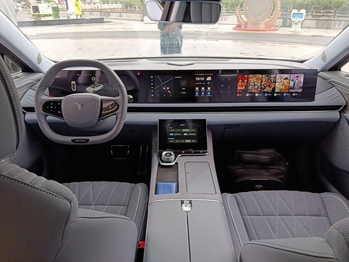 Voyah Passion 2023 AWD Standard photo 5