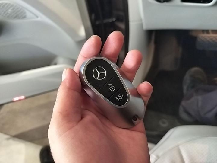 EQE SUV 2023 350 4MATIC Luxury photo 8