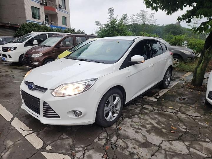 Focus 2012 Hatchback 1.6L AT