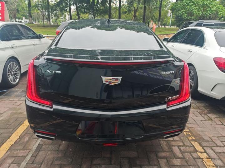 XTS 2018 28T Tech photo 3