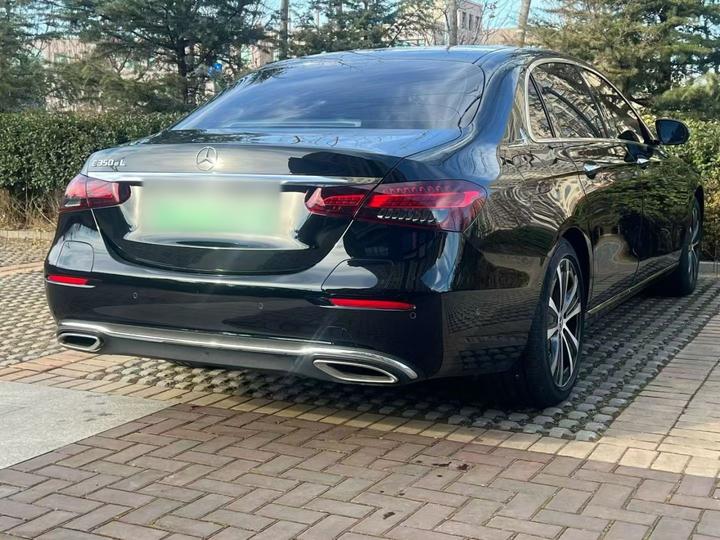 E-Class EV 2023 E 350 e L PHEV photo 4