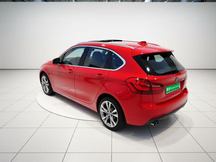 2 Series Wagon 2016 218i Sport Design Package photo 4