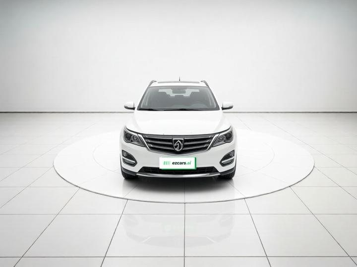 560 2015 1.8L MT Luxury photo 2