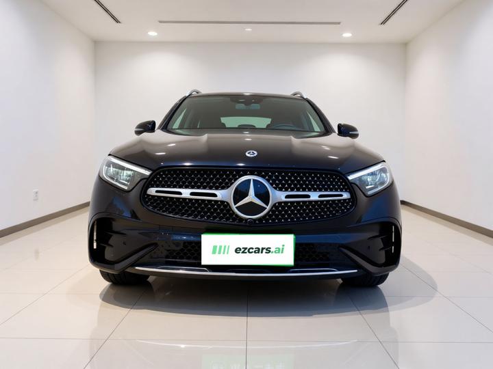 GLC 2023 GLC 260 L 4MATIC Luxury 5-Seater photo 2