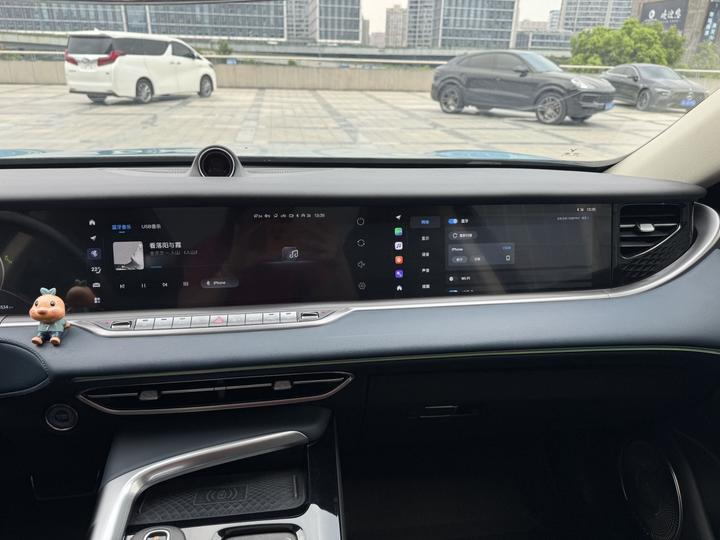 Voyah FREE 2021 AWD Standard EREV Luxury photo 5