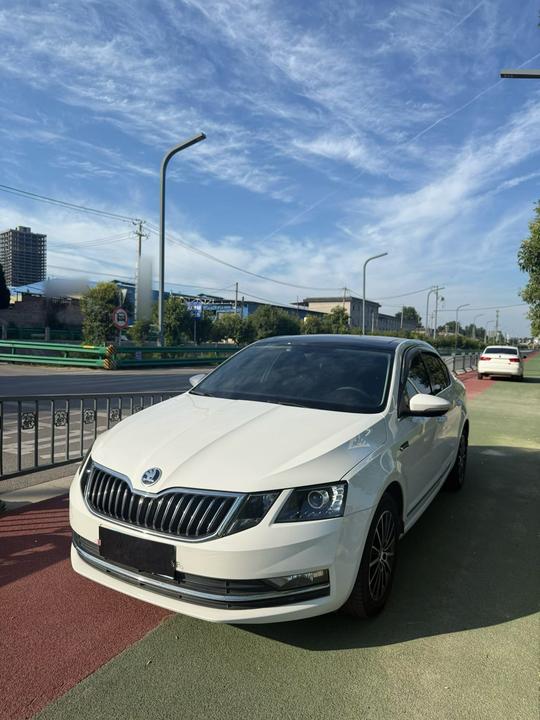 Octavia 2019 TSI230 DSG Luxury