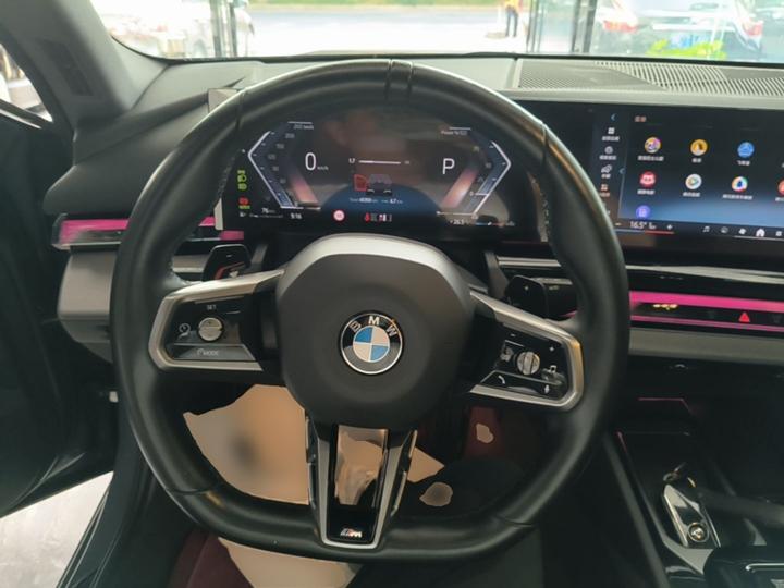5 Series 2025 530Li Leading M Sport Package photo 6